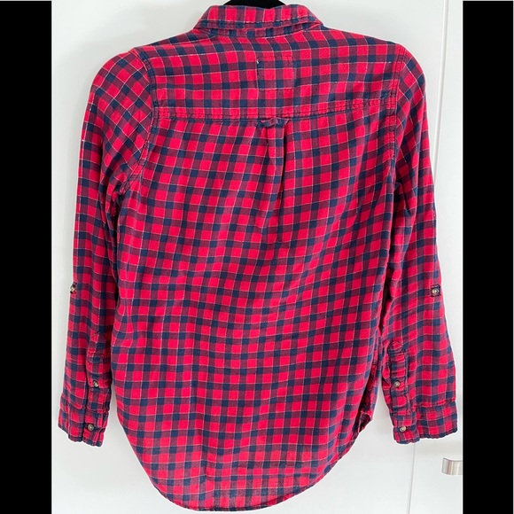 Button up - Picture 2 of 4